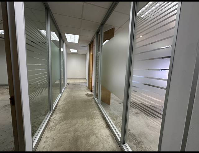 762M² OFFICE TO LET IN WOODMEAD